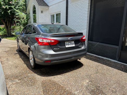 Used 2013 Ford Focus Titanium w/ Exterior Protection Pkg FWD image 4