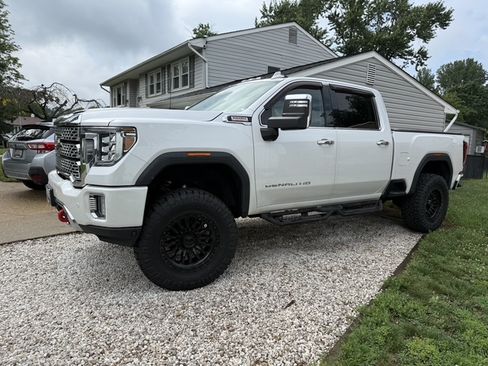 Used 2020 GMC Sierra 2500 Denali w/ Denali Ultimate Package AWD/4WD image 1