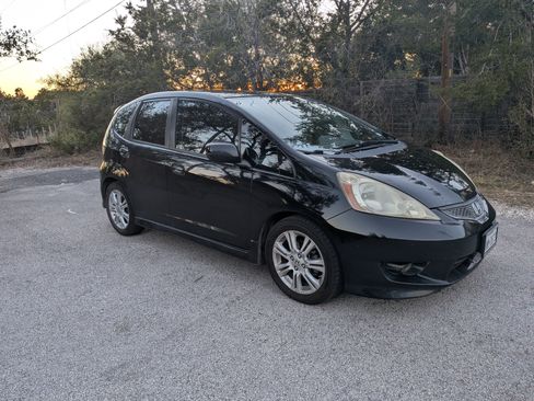 Used 2010 Honda Fit Sport image 1