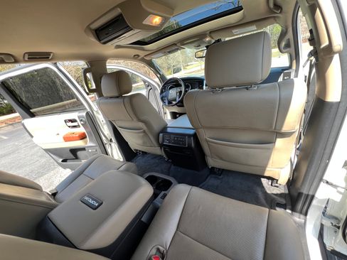 Used 2019 Toyota Sequoia Platinum image 18