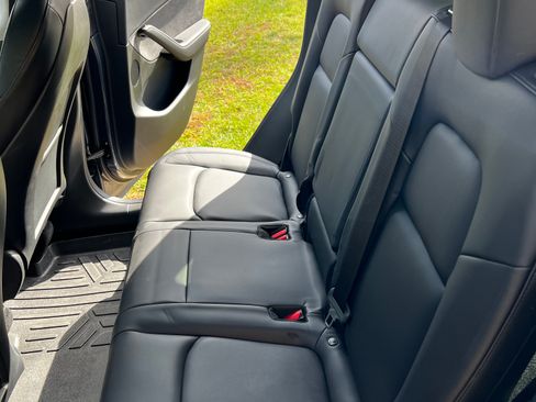 Used 2021 Tesla Model Y Long Range image 10