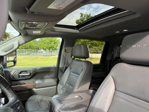Used 2020 GMC Sierra 2500 Denali w/ Denali Ultimate Package AWD/4WD image 12