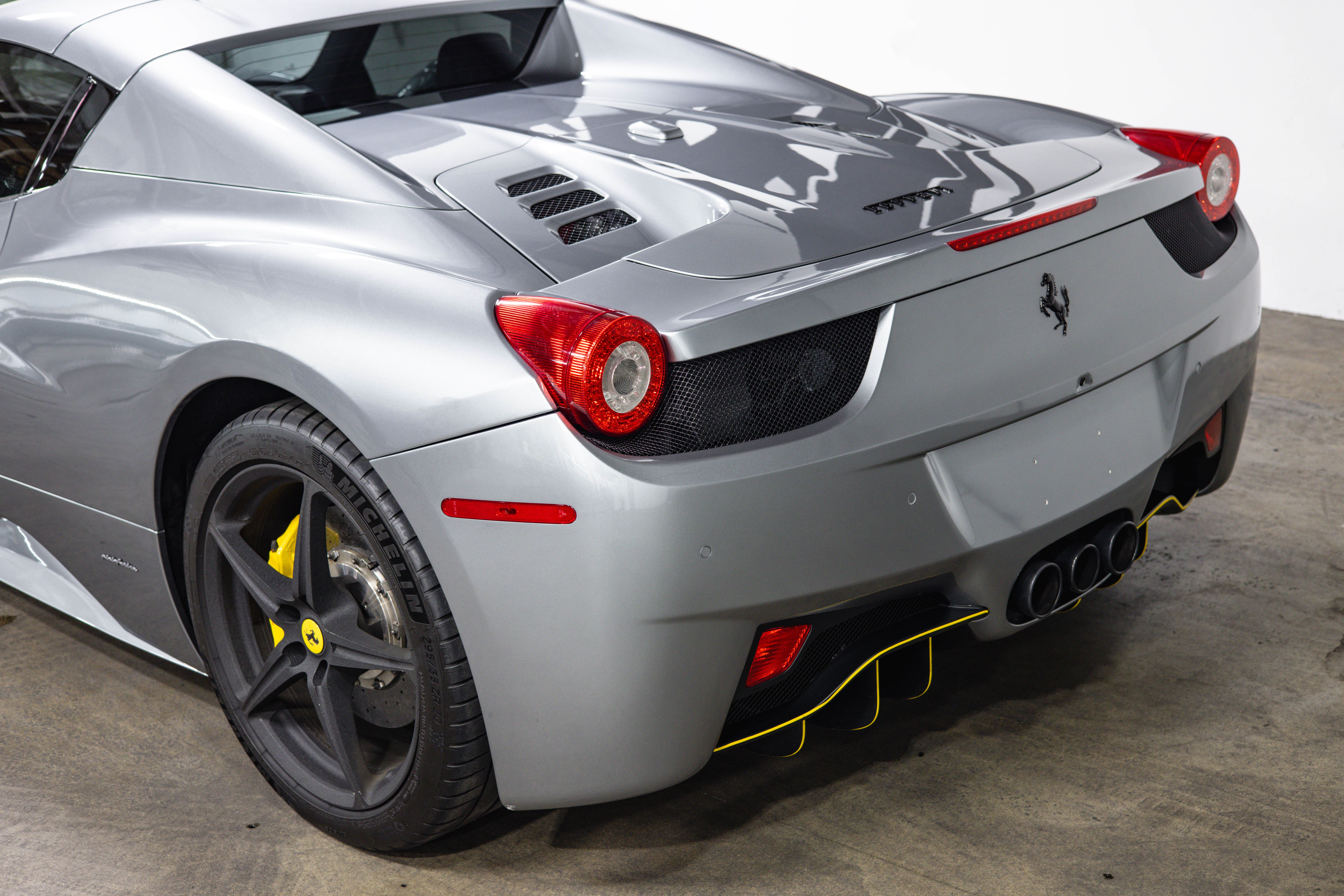 Used 2014 Ferrari 458 Spider RWD image 24