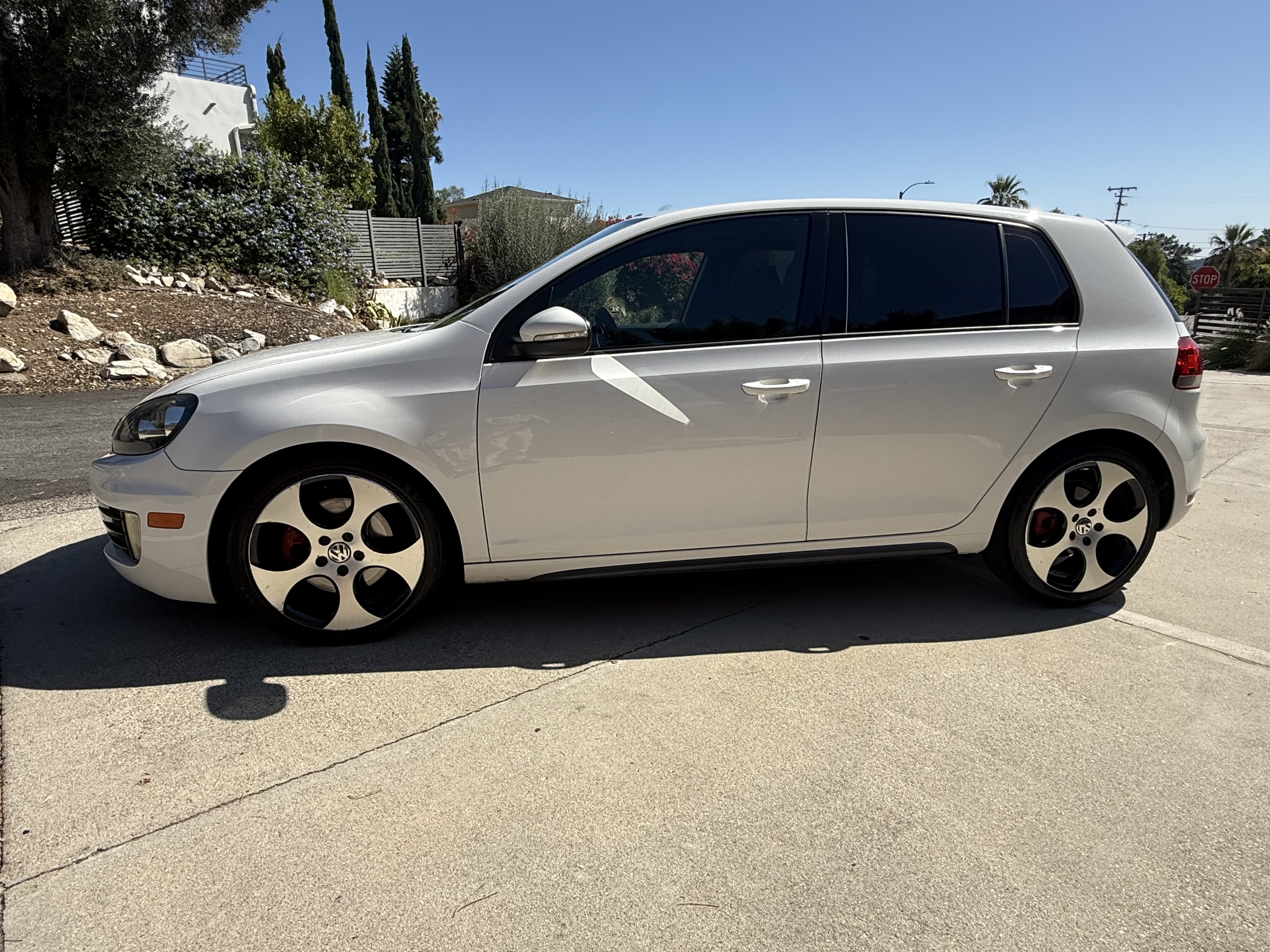 Used 2013 Volkswagen Golf 4-Door FWD image 9