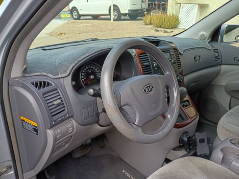 Used 2007 Kia Sedona EX image 15