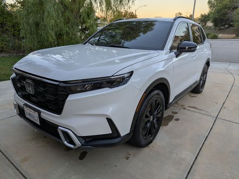 Used 2024 Honda CR-V Sport Touring image 4