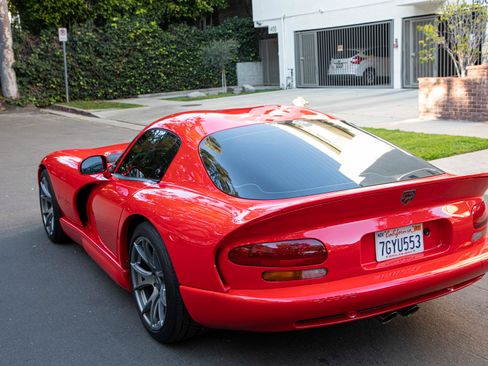 Used 2001 Dodge Viper GTS image 2