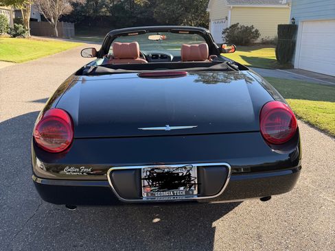Used 2003 Ford Thunderbird image 9