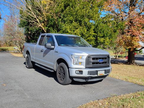 Used 2015 Ford F150 XL w/ Equipment Group 101A Mid image 3