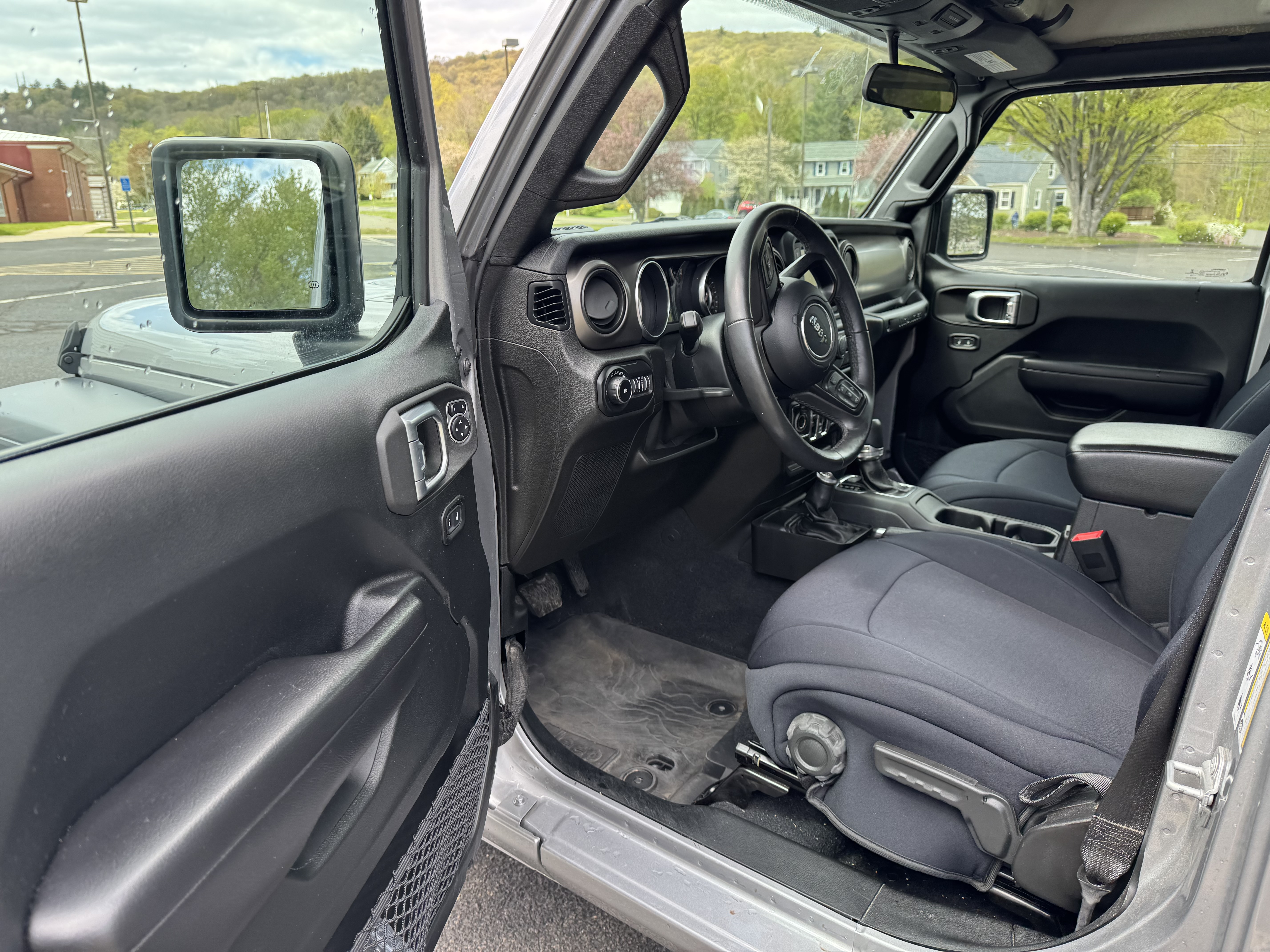 Used 2019 Jeep Wrangler Unlimited Sport S AWD/4WD image 11