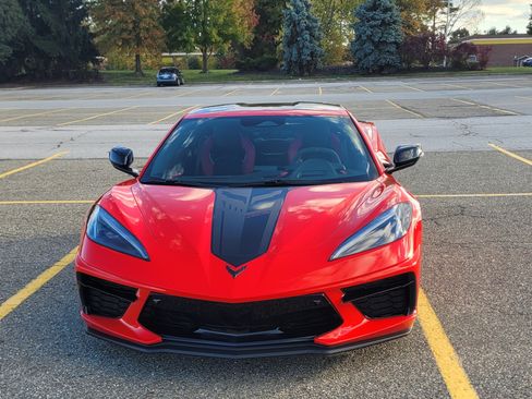 Used 2024 Chevrolet Corvette Stingray Preferred Cpe image 2