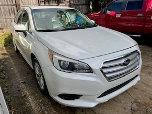 Used 2015 Subaru Legacy 2.5i Premium image 2