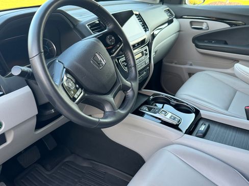 Used 2021 Honda Pilot Touring image 4