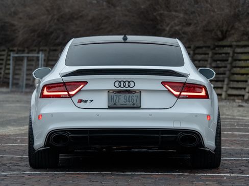 Used 2015 Audi RS 7 Prestige w/ Dynamic Package image 2
