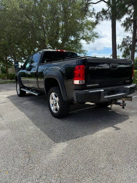 Used 2013 GMC Sierra 2500 Denali w/ Suspension Package, Off-Road AWD/4WD image 6