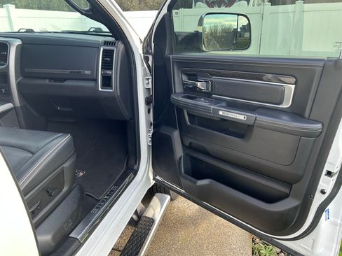 Used 2017 RAM 3500 Laramie Longhorn image 13