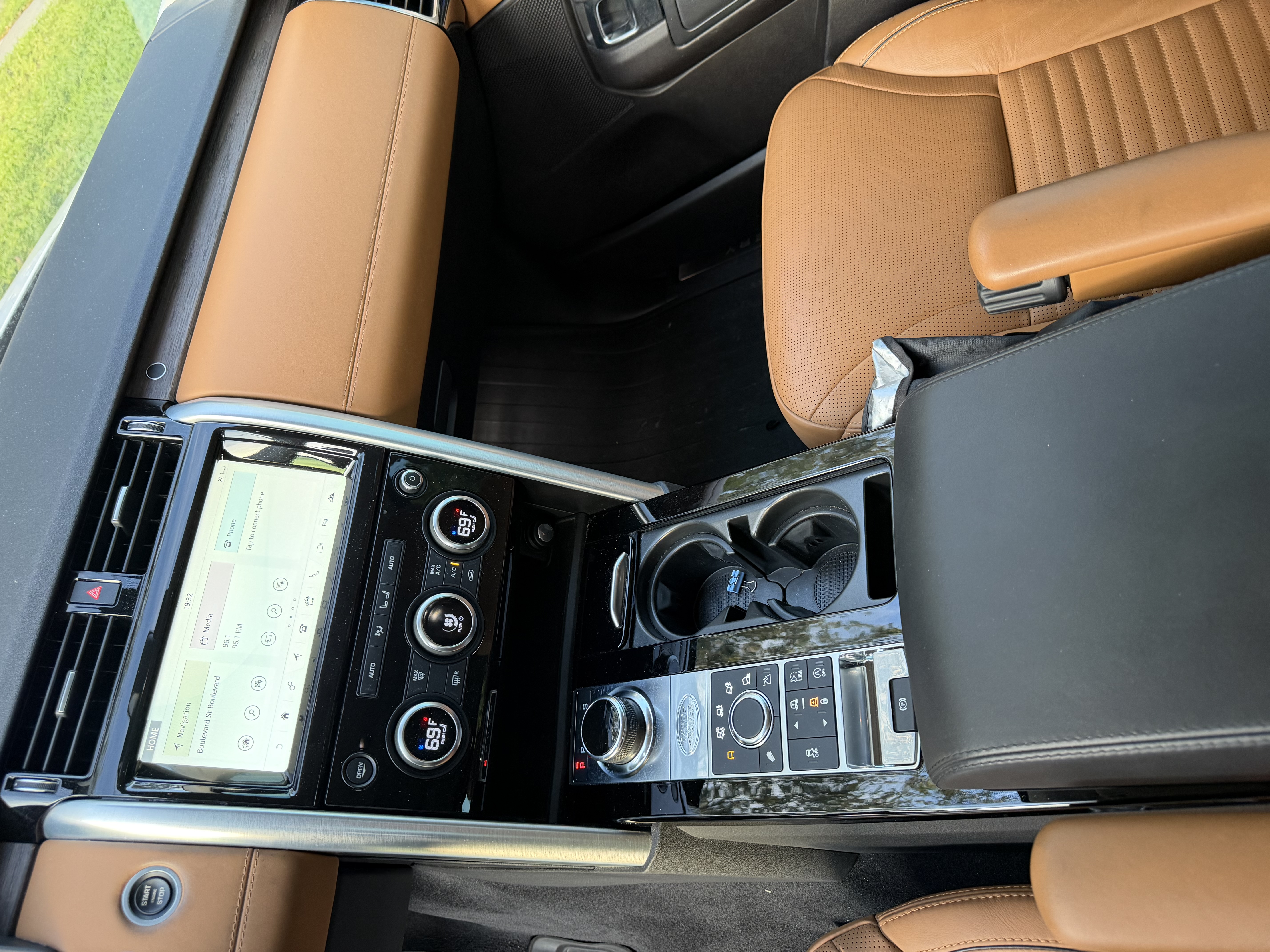 Used 2017 Land Rover Discovery HSE Luxury AWD/4WD image 8