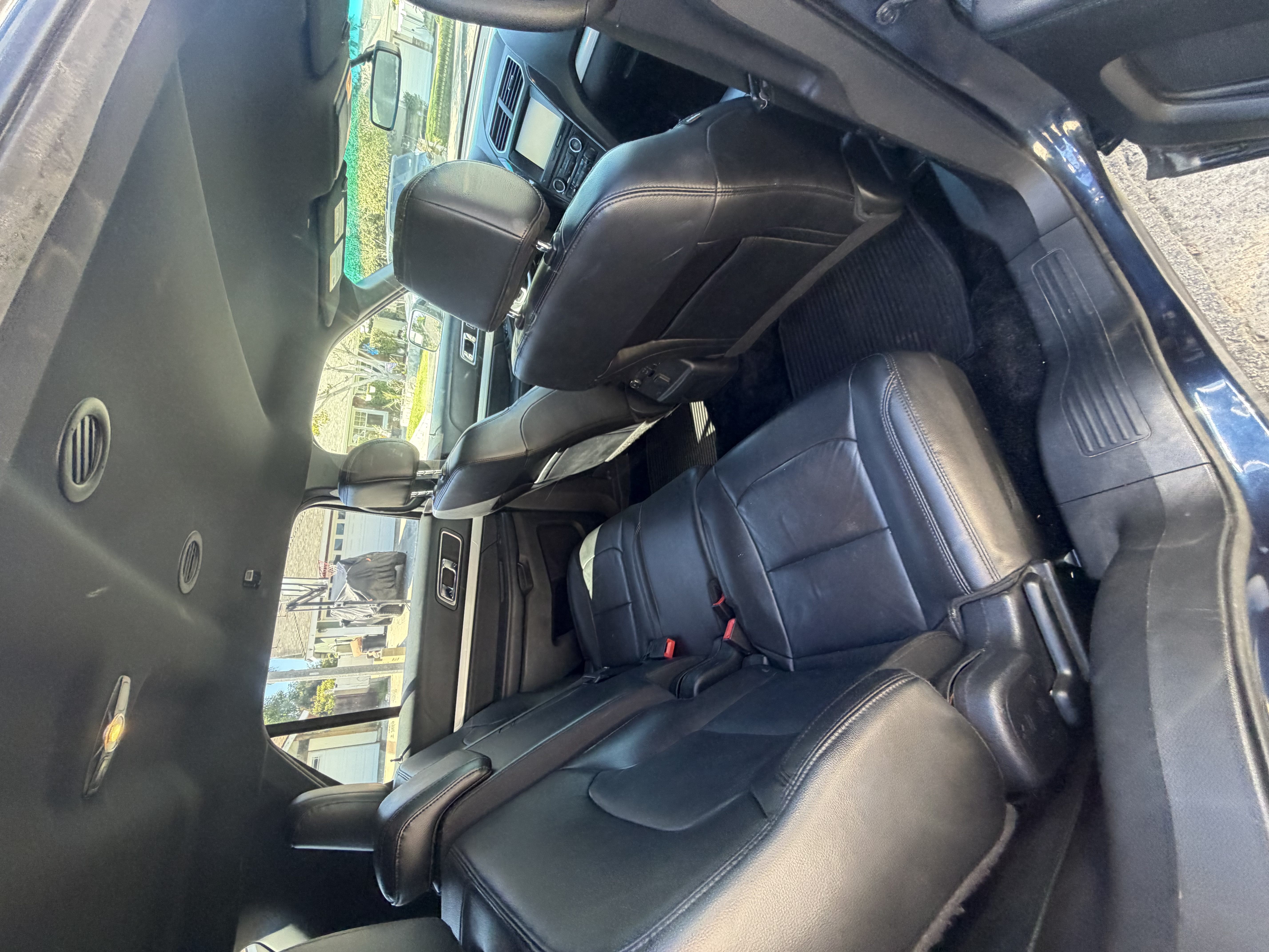 Used 2016 Ford Explorer XLT w/ Equipment Group 202A FWD image 11