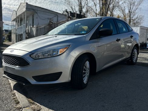 Used 2018 Ford Focus S image 5