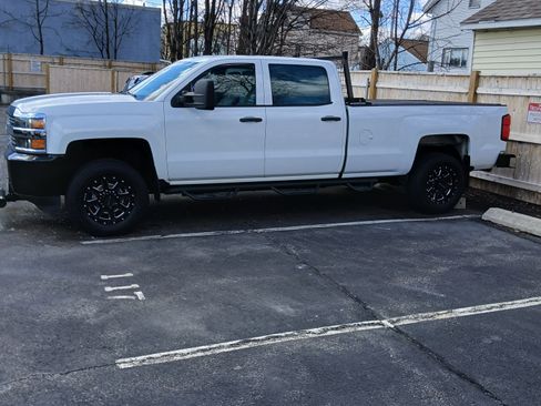 Used 2015 Chevrolet Silverado 3500 W/T w/ Snow Plow Prep Package image 2