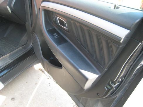 Used 2013 Ford Taurus SEL FWD image 14