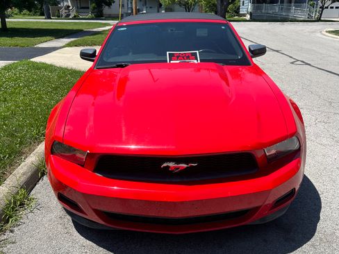 Used 2011 Ford Mustang Premium w/ 201A Rapid Spec Order Code image 2