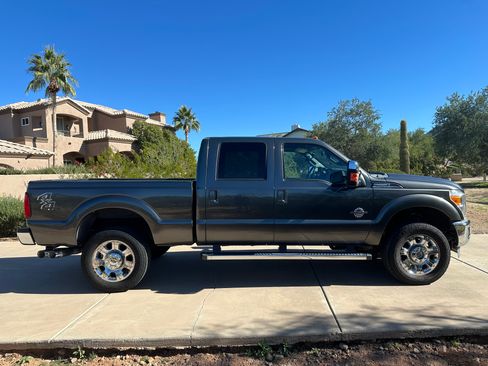 Used 2016 Ford F250 Lariat w/ Lariat Ultimate Package image 6