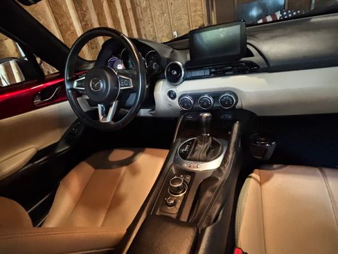 Used 2020 MAZDA MX-5 Miata RF Grand Touring RWD image 13