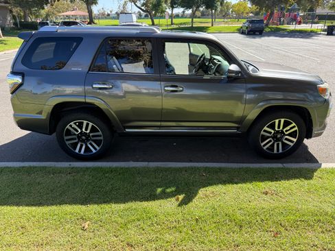 Used 2015 Toyota 4Runner Limited image 2
