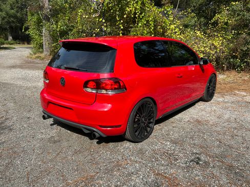 Used 2011 Volkswagen Golf 2-Door image 5