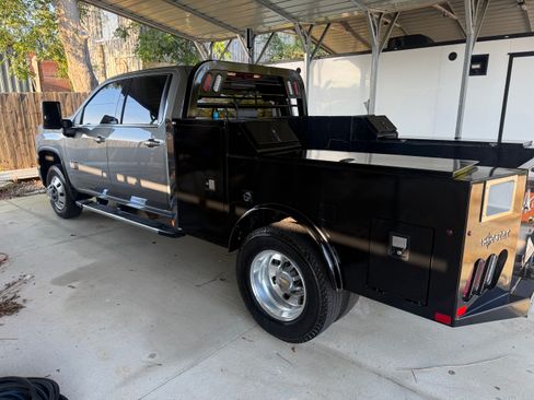 Used 2025 Chevrolet Silverado 3500 LTZ w/ LTZ Plus Package AWD/4WD image 2