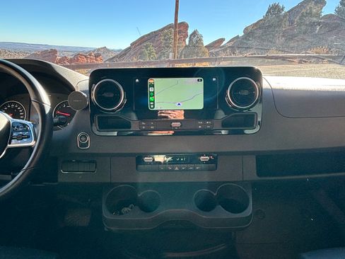 Used 2024 Mercedes-Benz Sprinter 2500 image 21