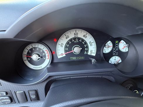 Used 2010 Toyota FJ Cruiser 4WD image 8