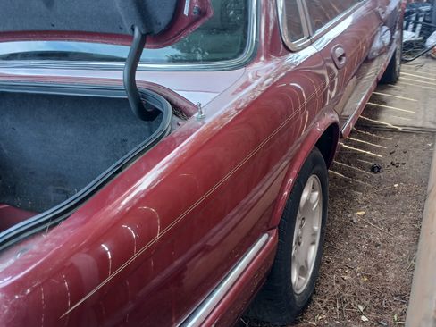 Used 2001 Jaguar XJ Vanden Plas image 13