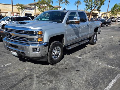 Used 2019 Chevrolet Silverado 2500 LTZ w/ Duramax Plus Package image 4