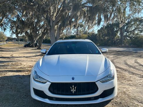 Used 2021 Maserati Ghibli image 2