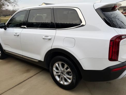 Used 2021 Kia Telluride LX image 6