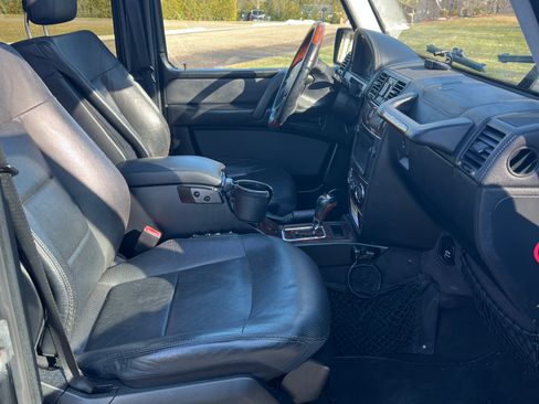 Used 2010 Mercedes-Benz G 550 image 6