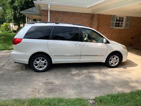 Used 2006 Toyota Sienna XLE Limited image 5
