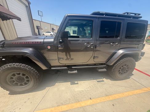 Used 2016 Jeep Wrangler Unlimited Rubicon AWD/4WD image 1