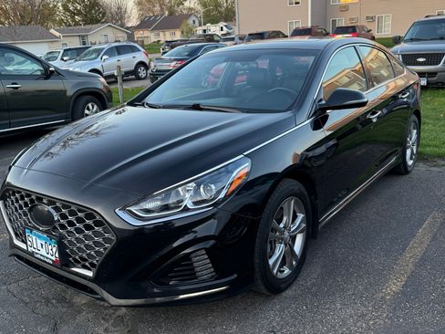 Used 2019 Hyundai Sonata Sport FWD image 2