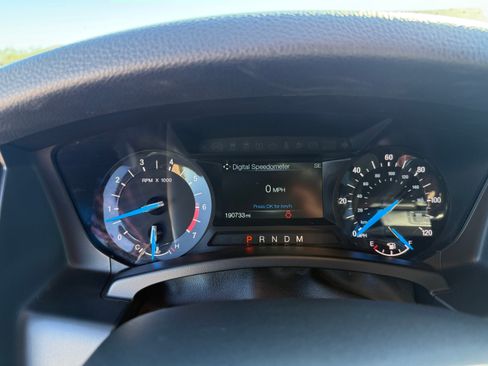 Used 2016 Ford Expedition EL XLT image 9