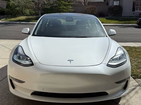 Used 2022 Tesla Model 3 Long Range image 8