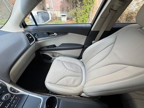 Used 2019 Lincoln Nautilus Reserve w/ Cargo Utility Package image 16