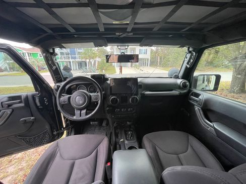 Used 2014 Jeep Wrangler Unlimited Sport w/ Connectivity Group image 8
