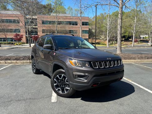 Used 2019 Jeep Compass Trailhawk w/ Cold Weather Group AWD/4WD image 6