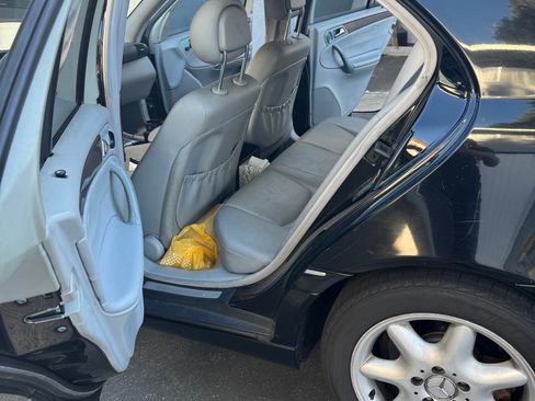 Used 2003 Mercedes-Benz C 320 Sedan image 6