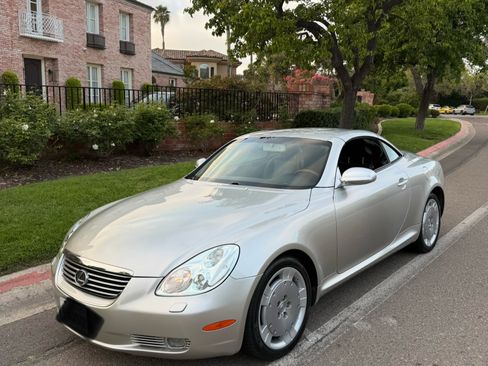 Used 2004 Lexus SC 430 Convertible image 1