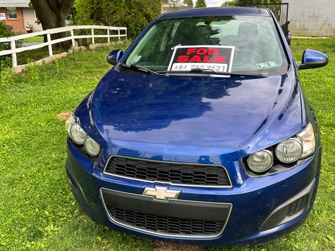 Used 2014 Chevrolet Sonic LT FWD image 1