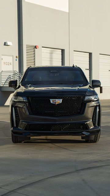 Used 2024 Cadillac Escalade ESV V w/ LPO, ONYX Package AWD/4WD image 2